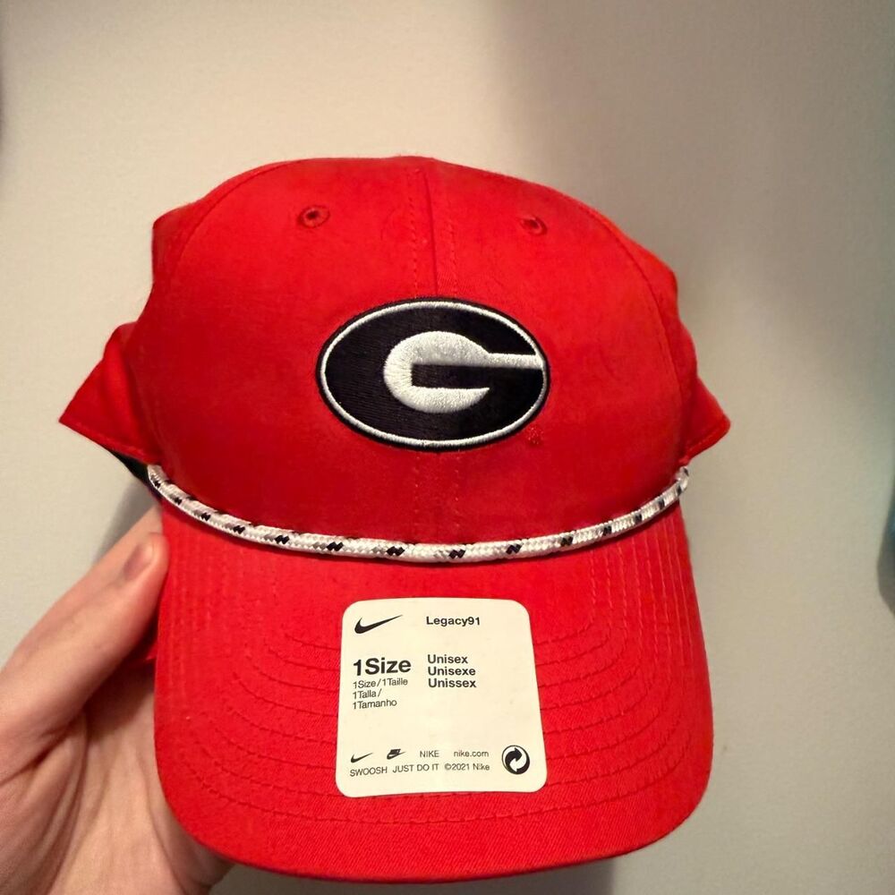 Nike Men's Red Hat